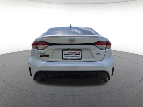 Pearl 2024 Toyota Corolla SE