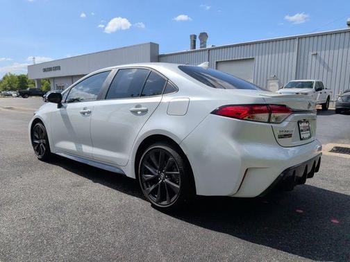 Pearl 2024 Toyota Corolla SE
