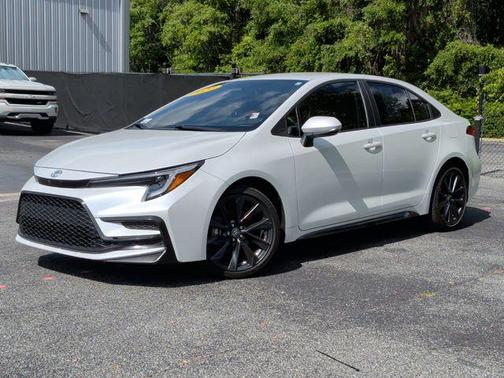 Pearl 2024 Toyota Corolla SE