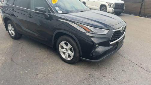 Midnight Black Metallic 2024 Toyota Highlander LE