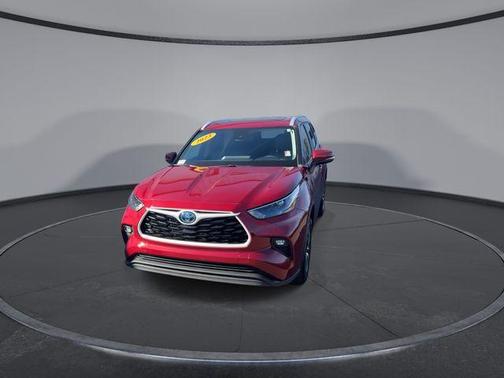 2023 Toyota Highlander Hybrid XLE