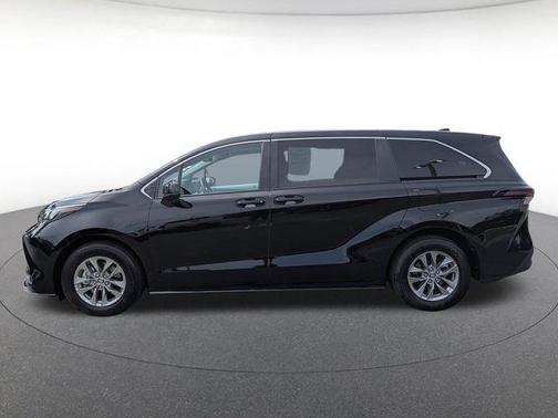 Midnight Black Metallic 2026 Toyota Sienna LE