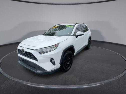 2020 Toyota RAV4 XLE