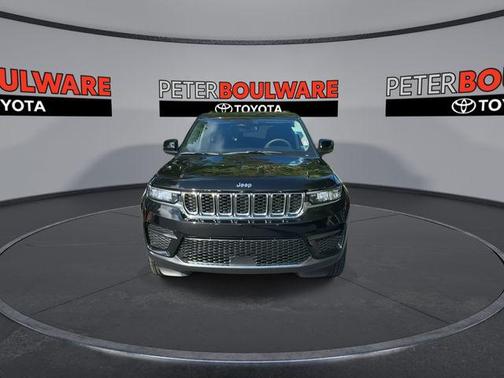 2023 Jeep Grand Cherokee Laredo