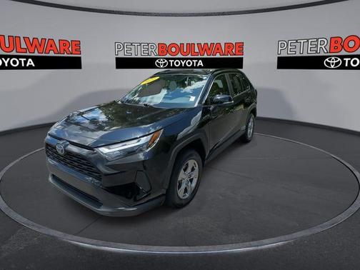 2022 Toyota RAV4 Hybrid XLE