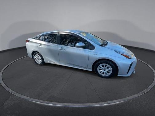 2021 Toyota Prius LE