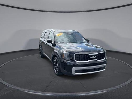 Ebony Black 2024 Kia Telluride EX