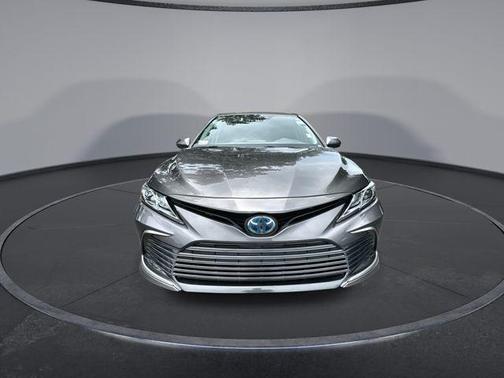 2022 Toyota Camry Hybrid LE