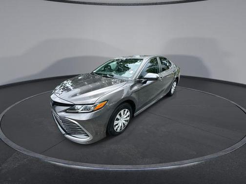 2022 Toyota Camry Hybrid LE