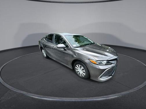 2022 Toyota Camry Hybrid LE