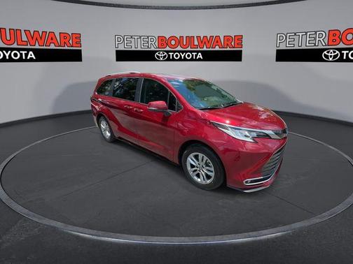 2023 Toyota Sienna Limited