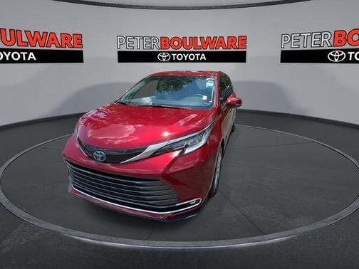 2023 Toyota Sienna Limited