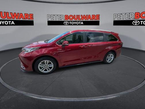2023 Toyota Sienna Limited