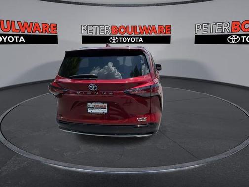 2023 Toyota Sienna Limited