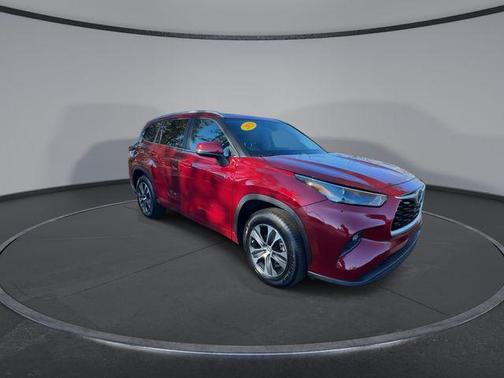 2023 Toyota Highlander Hybrid XLE