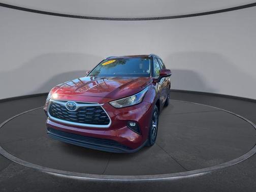 2023 Toyota Highlander Hybrid XLE