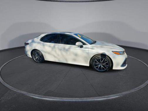 2024 Toyota Camry Hybrid XLE