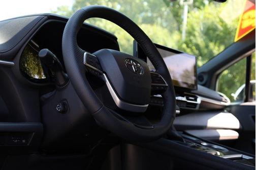 2025 Toyota Sienna Platinum 7 Passenger