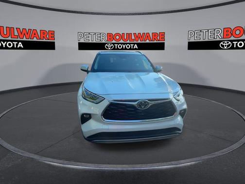 2022 Toyota Highlander Platinum