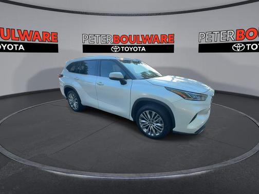 2022 Toyota Highlander Platinum