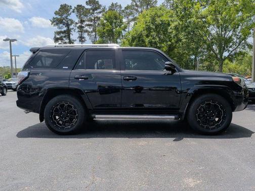 Midnight Black Metallic 2018 Toyota 4Runner SR5 Premium
