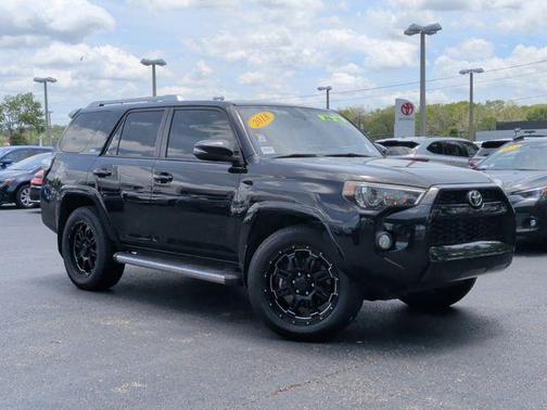 Midnight Black Metallic 2018 Toyota 4Runner SR5 Premium