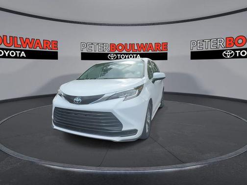 2021 Toyota Sienna LE