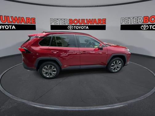 2022 Toyota RAV4 Hybrid XLE Premium