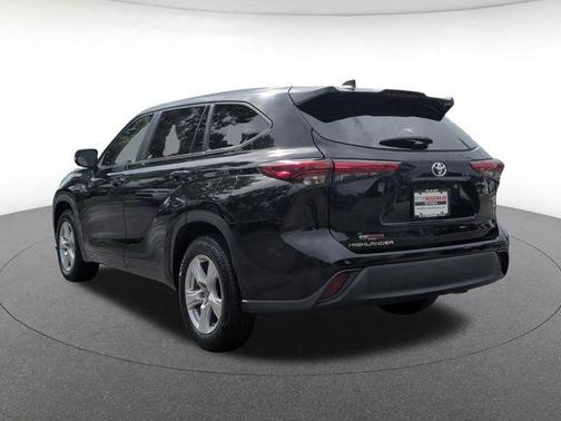 Midnight Black Metallic 2023 Toyota Highlander L