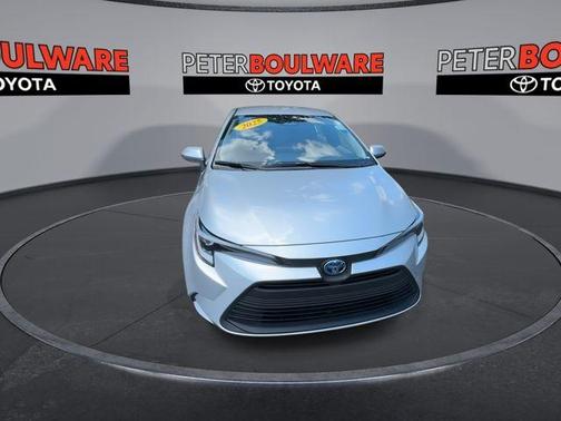 2025 Toyota Corolla Hybrid LE