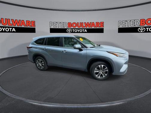 2024 Toyota Highlander XLE