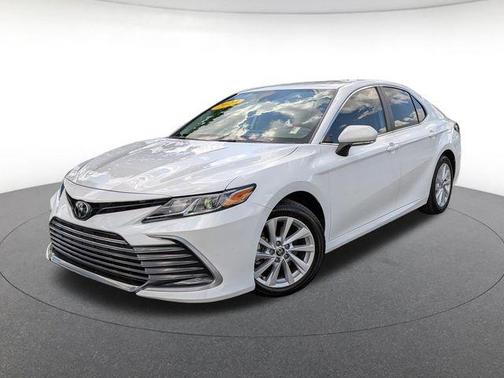 Ice 2023 Toyota Camry LE