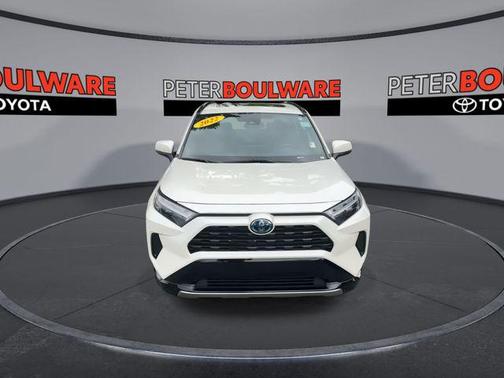 2022 Toyota RAV4 Hybrid SE