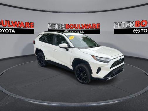 2022 Toyota RAV4 Hybrid SE
