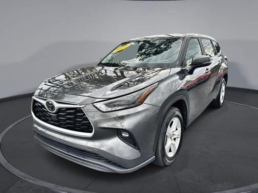 2024 Toyota Highlander LE
