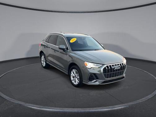2022 Audi Q3 45 S line Premium