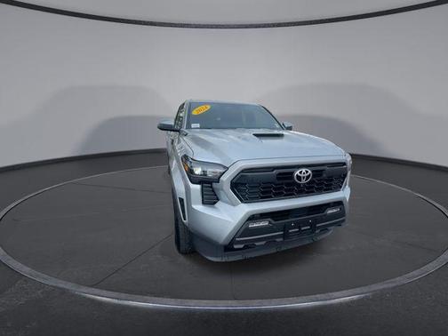 2024 Toyota Tacoma Hybrid TRD