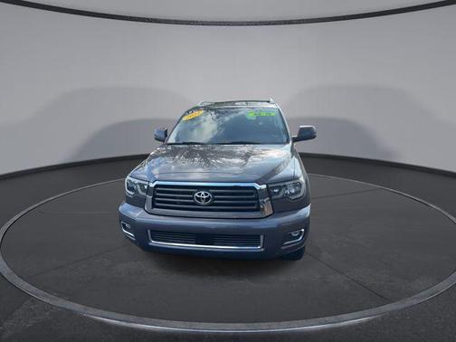 2022 Toyota Sequoia SR5