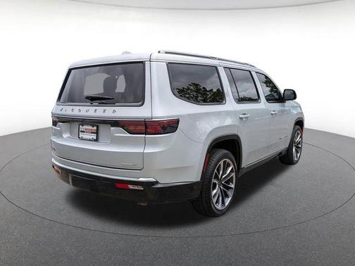 Silver Zynith 2022 Jeep Wagoneer Series III