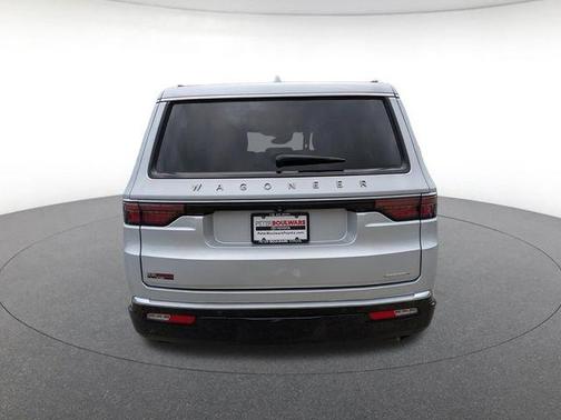 Silver Zynith 2022 Jeep Wagoneer Series III