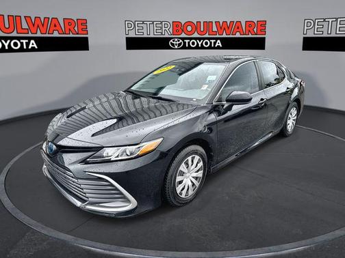2022 Toyota Camry Hybrid LE