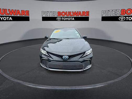 2022 Toyota Camry Hybrid LE