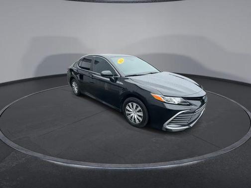 2022 Toyota Camry Hybrid LE