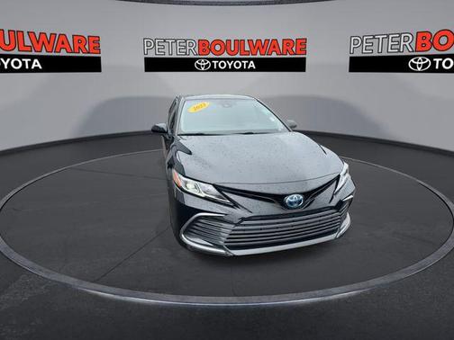 2022 Toyota Camry Hybrid LE