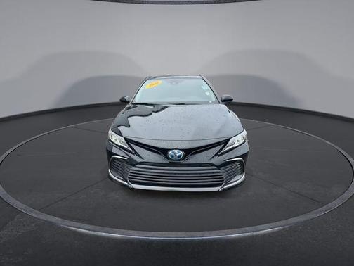 2022 Toyota Camry Hybrid LE