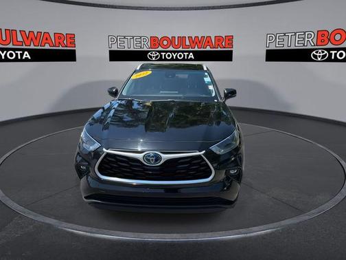 2022 Toyota Highlander Hybrid XLE