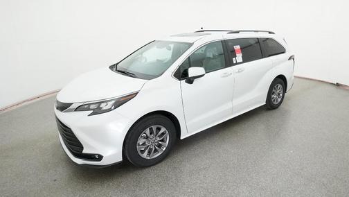 2026 Toyota Sienna XLE 8 Passenger