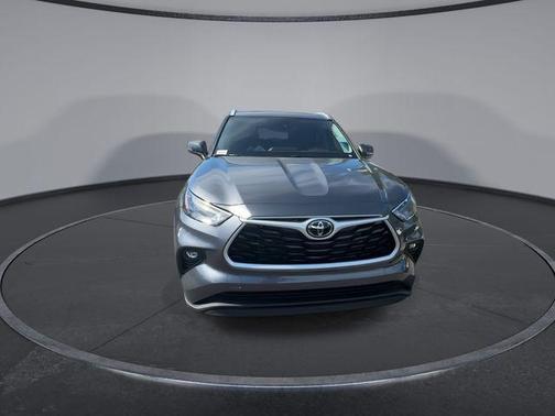 2025 Toyota Highlander XLE