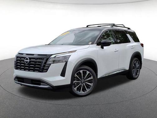 White / Black 2026 Nissan Pathfinder Platinum