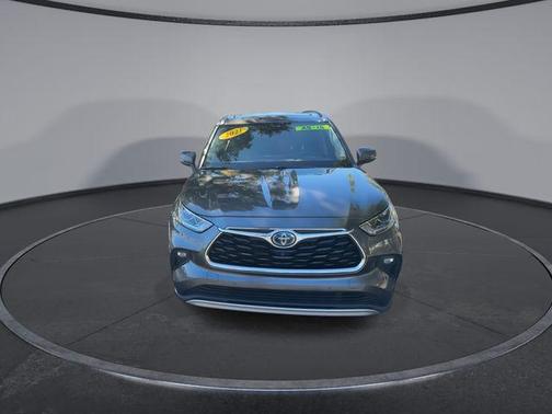 2021 Toyota Highlander Hybrid Platinum